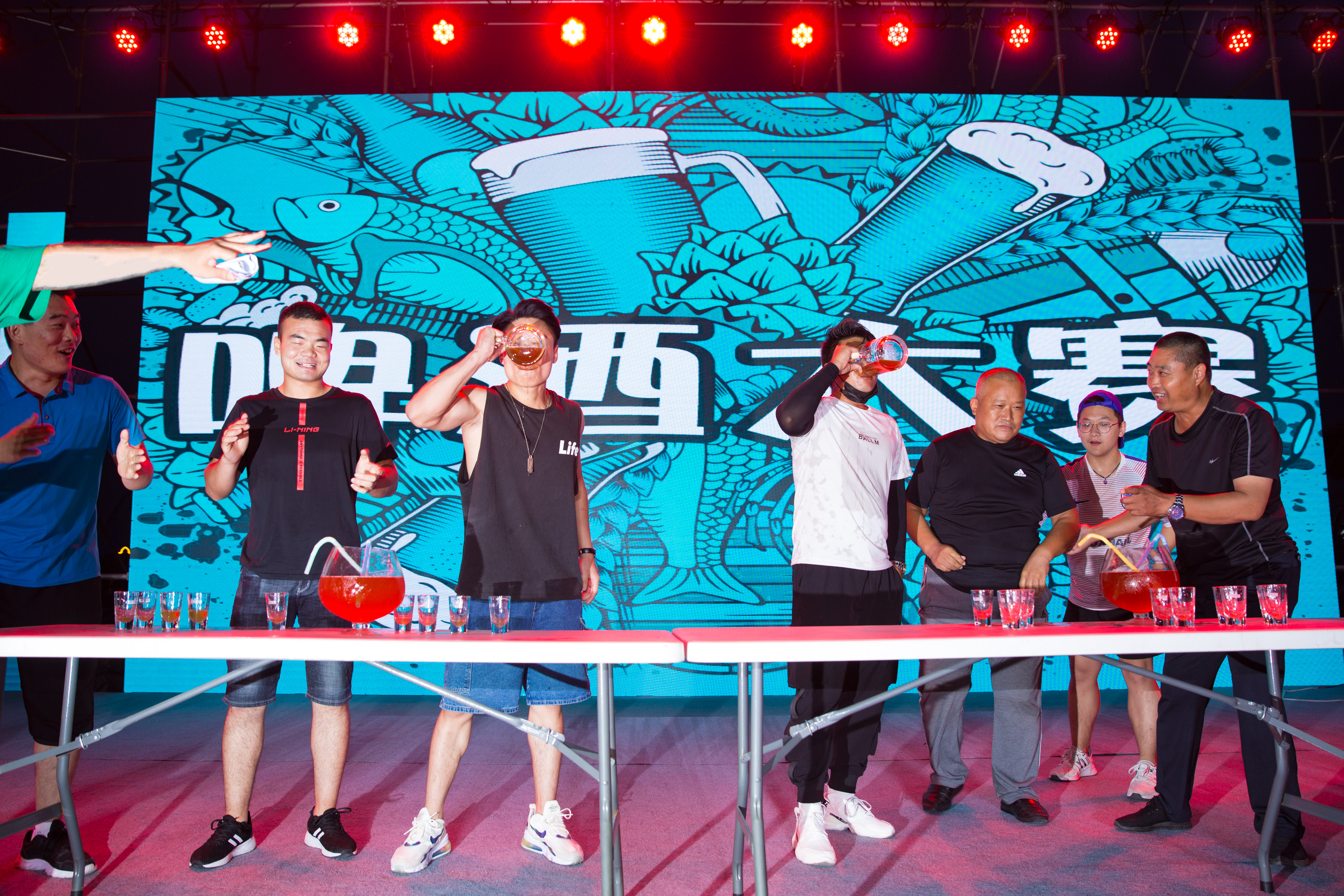 关于南极豪杰崭露头角,将冠军捧在手里的信息 关于南极豪杰崭露头角,将冠军捧在手里的信息