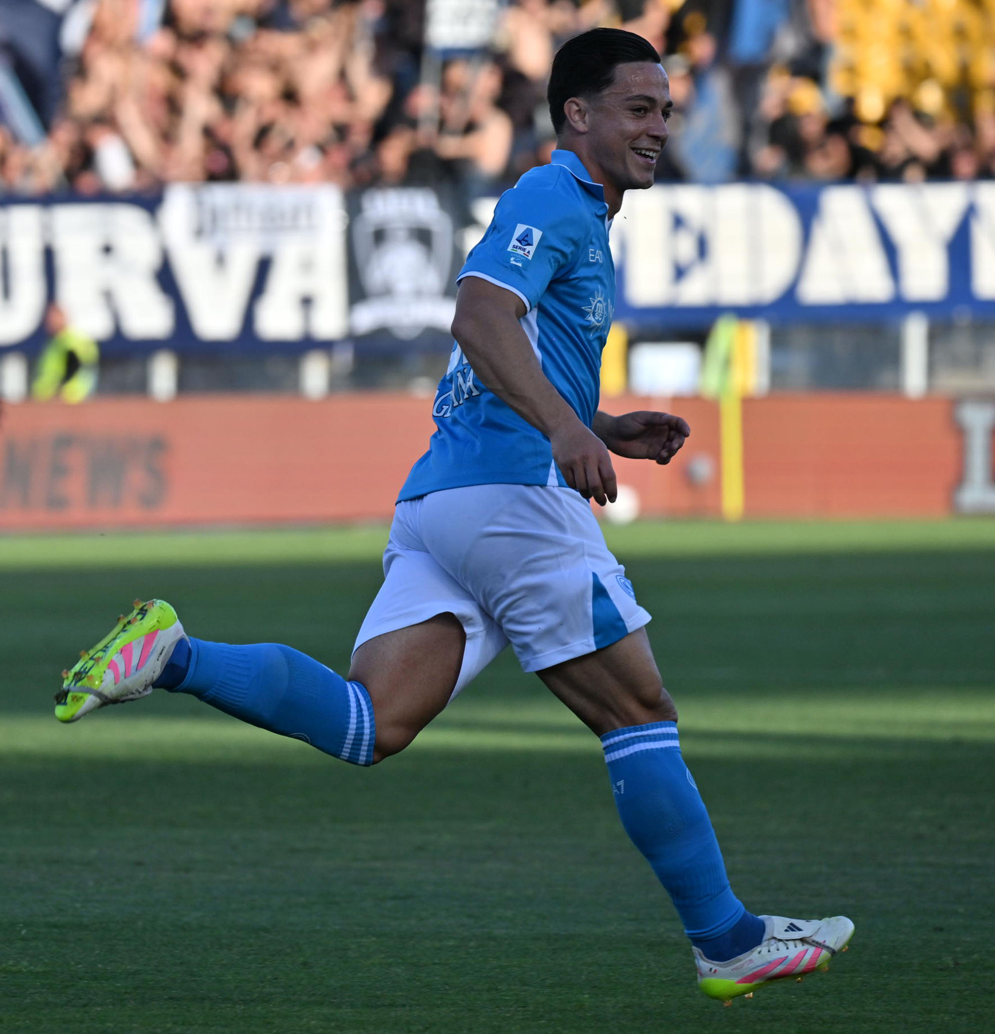 那不勒斯球员受伤退出赛场,影响球队表现的简单介绍 那不勒斯球员受伤退出赛场,影响球队表现的简单介绍