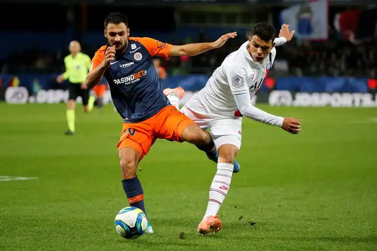 关于法国联赛里昂擒蒙彼埃保持不败战绩的信息