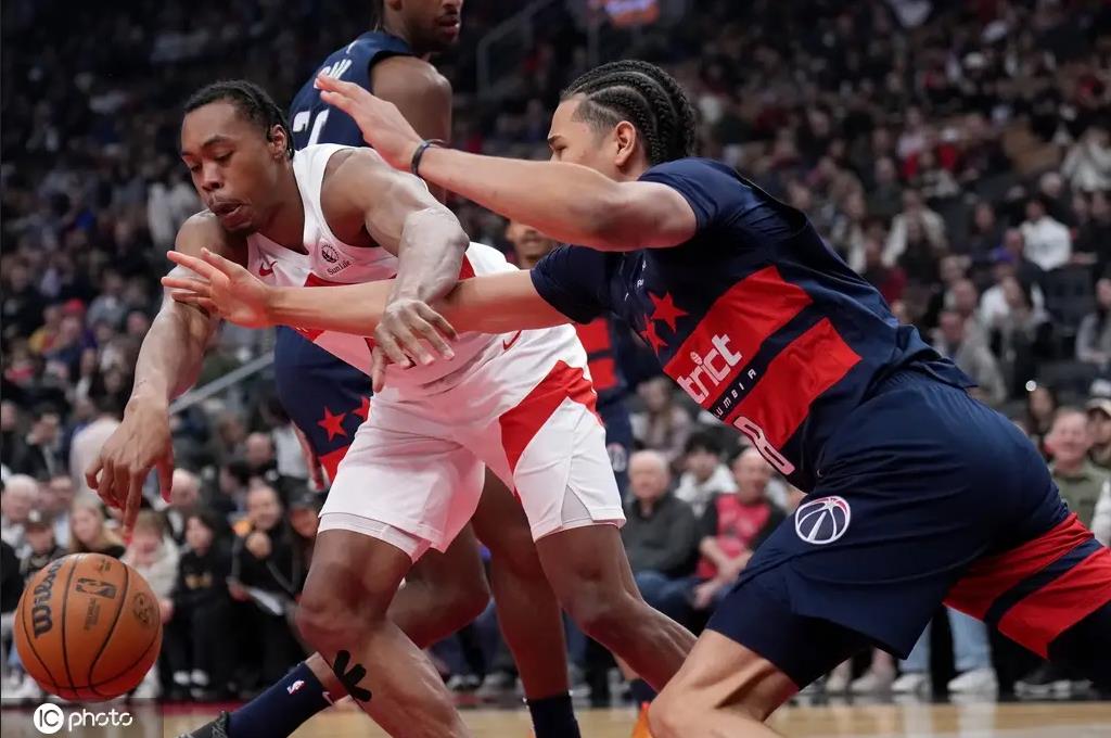 猛龙惨遭黄蜂绝杀:沃克单场砍30+领先比赛 猛龙惨遭黄蜂绝杀:沃克单场砍30+领先比赛