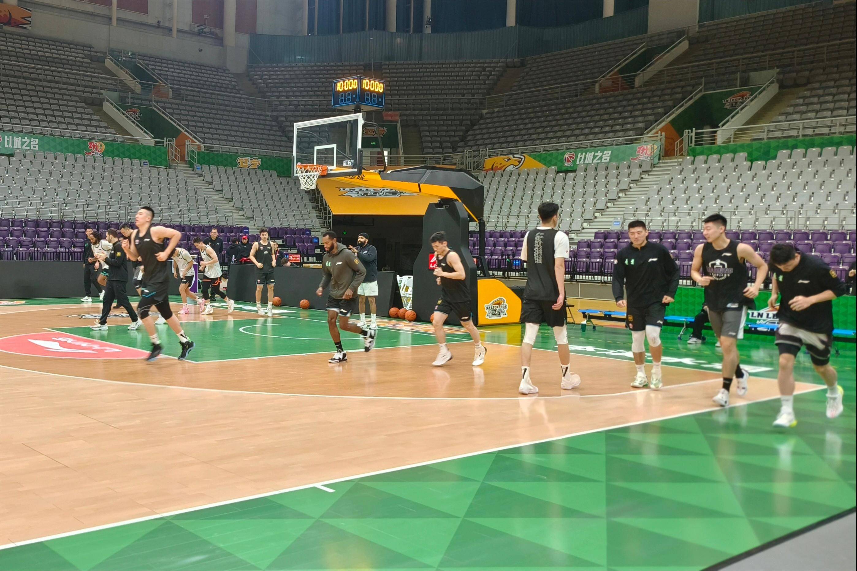 关键时刻：球队正备战周末比赛