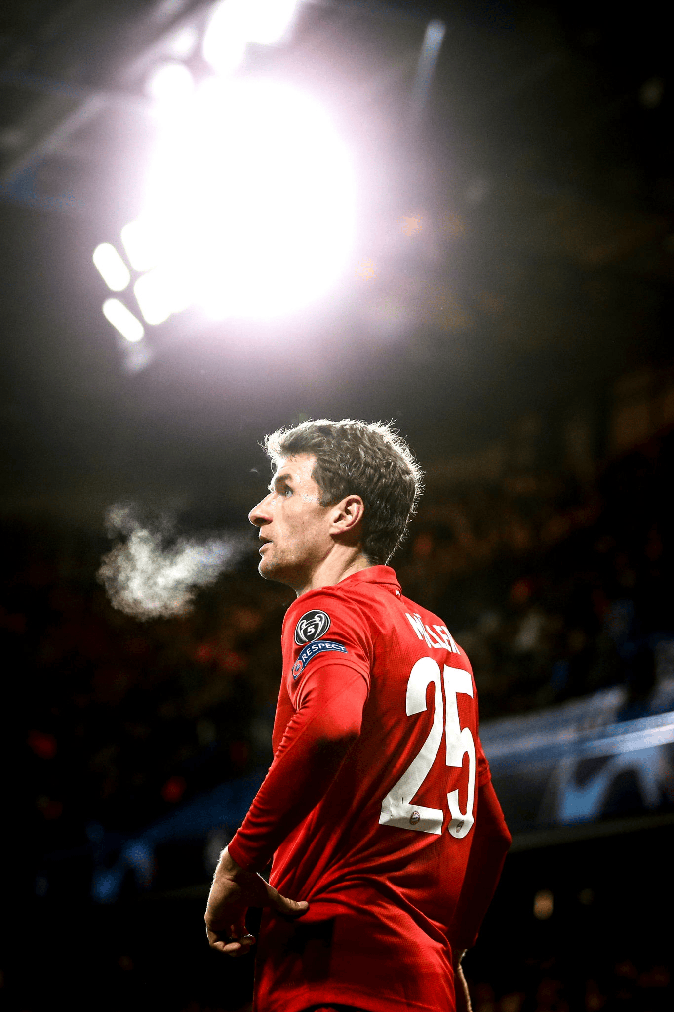 荷兰爆冷国际米兰,穆勒送出助攻 荷兰爆冷国际米兰,穆勒送出助攻