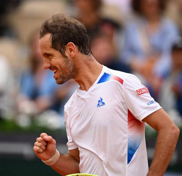 斯洛伐克队奋力拼搏,取得胜利晋级 斯洛伐克队奋力拼搏,取得胜利晋级